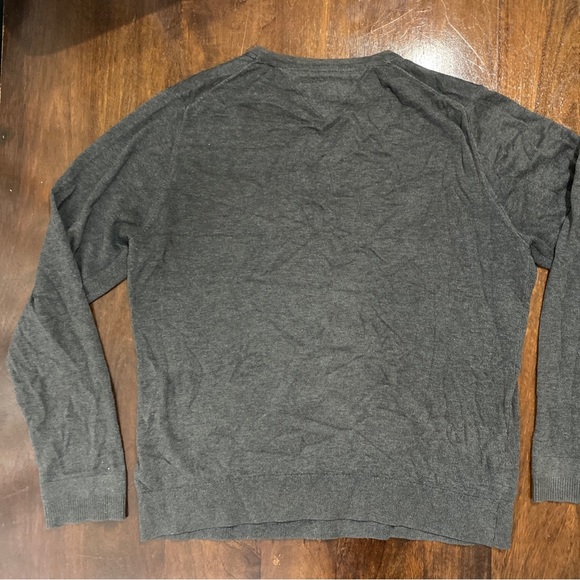 Tommy Hilfiger Sz L Mens Knit Sweater Grey Logo V-Neck Pullover Jumper - Picture 14 of 14